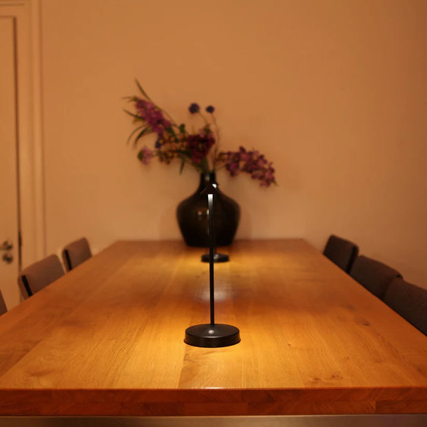 Lixora™ | Kompakte Touchlampe mit Klasse